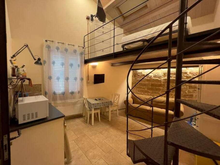 Suite Minerva 10 Steps From Piazza Civica Alghero Ngoại thất bức ảnh