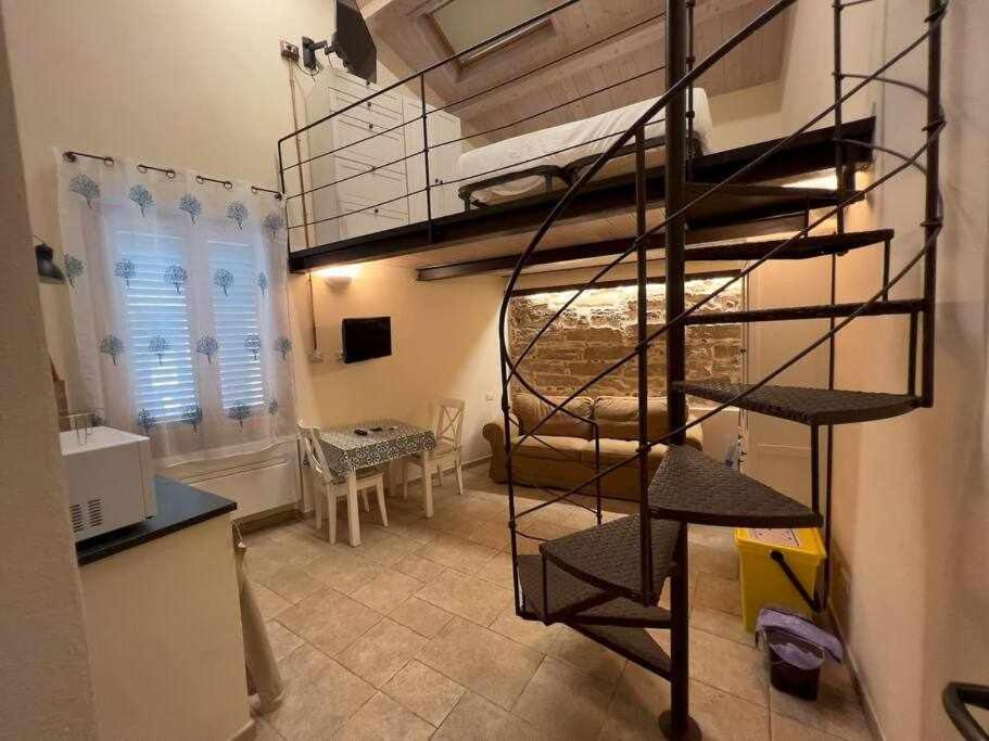 Suite Minerva 10 Steps From Piazza Civica Alghero Ngoại thất bức ảnh